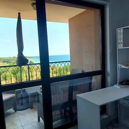 Bayview B32 - Burgas Beach Resort Apartment Lŭka